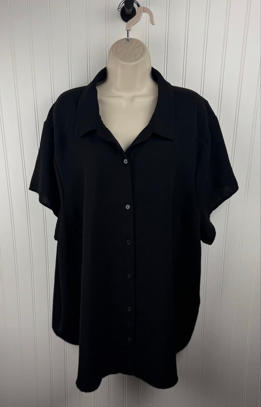 Torrid Black Button Front Blouse Size 4 Plus Short Sleeve Collared Top